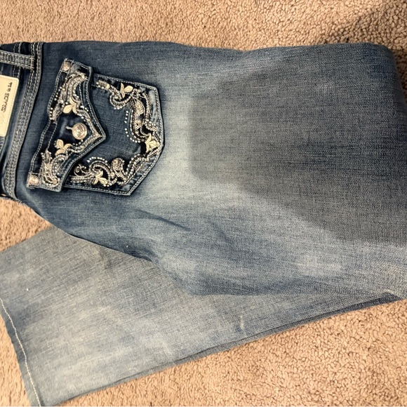 Grace Women's Denim Jeans with Decorative Accents - Picture 2 of 2